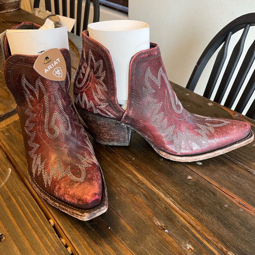 Brand new, never worn, with tags. Ariat Dixon weathered red booties. Size 11 USA